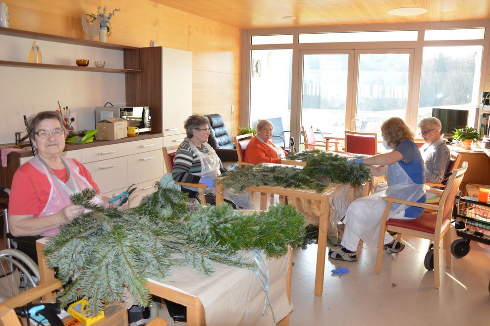 Bewohner: innen feiern Weihnachten