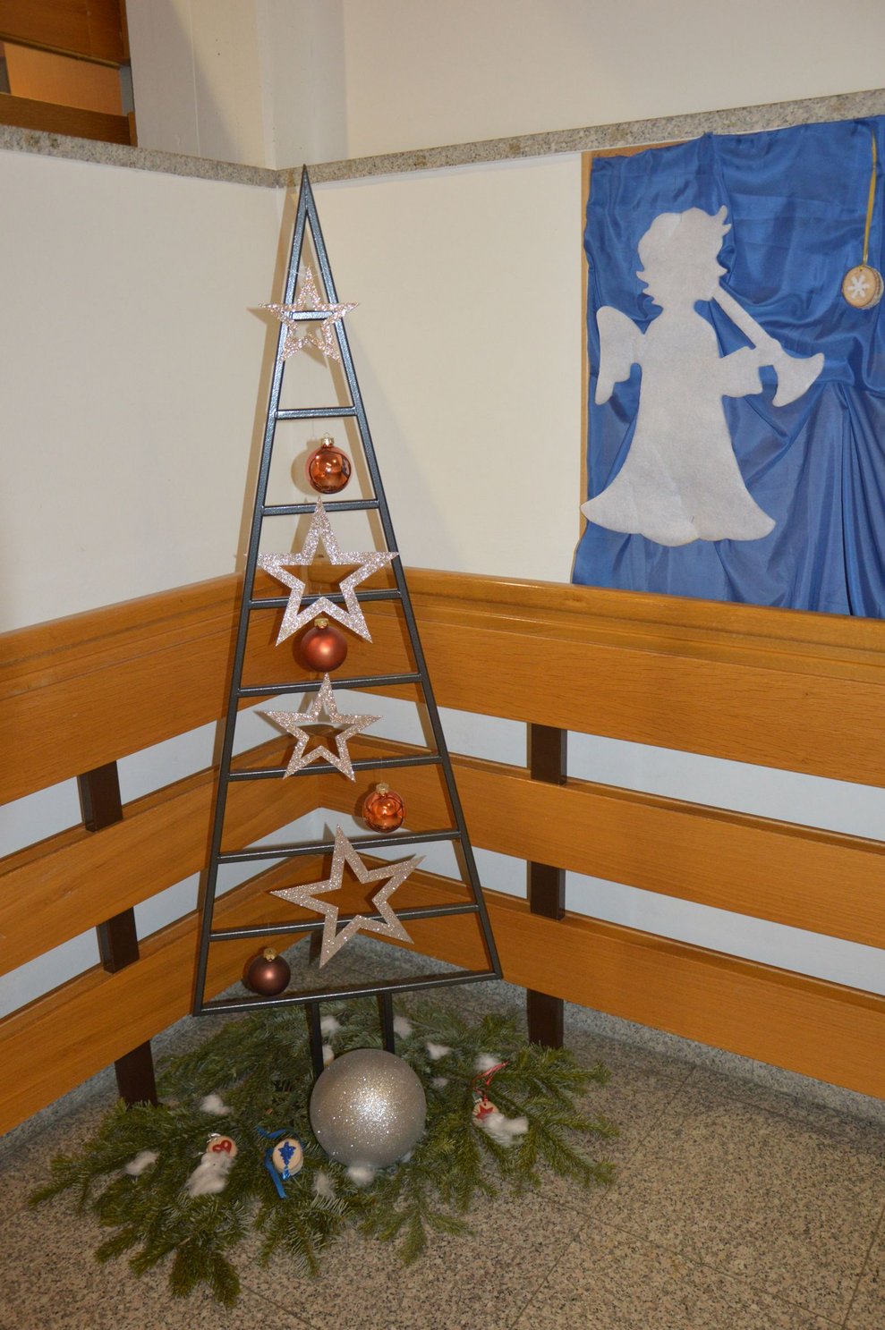 Weihnachtsbaum aus Metall 