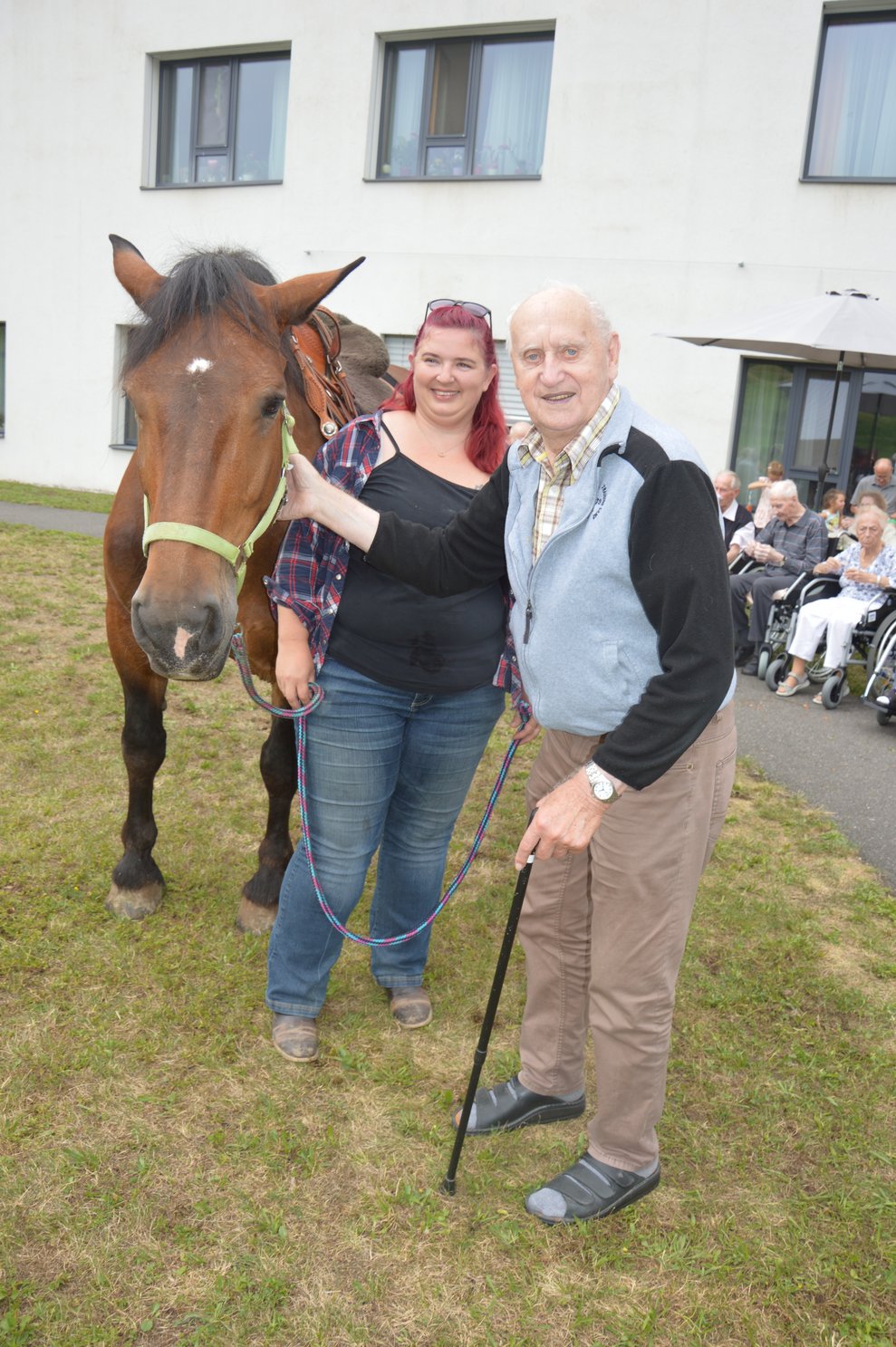 Bewohner freute sich sehr über den Besuch der schönen Tiere