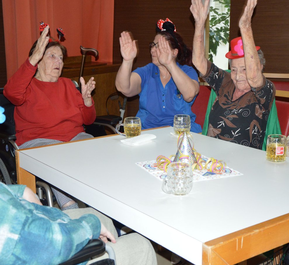 Die Musik stimmt fröhlich